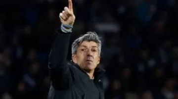 قرار رسمي.. الشباب السعودي ينهي تعاقده مع المدرب ألجواسيل بالتراضي